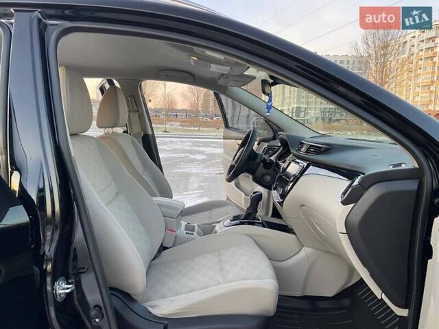 Черный Ниссан Rogue Sport, объемом двигателя 2 л и пробегом 83 тыс. км за 17350 $, фото 44 на Automoto.ua