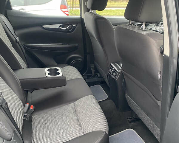 Черный Ниссан Rogue Sport, объемом двигателя 2 л и пробегом 125 тыс. км за 14450 $, фото 33 на Automoto.ua