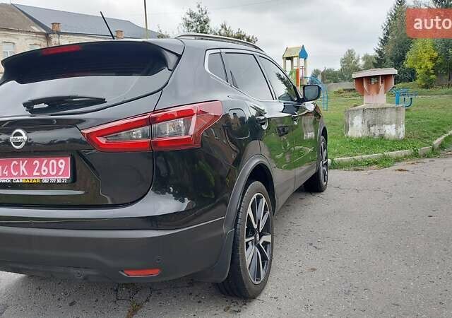 Черный Ниссан Rogue Sport, объемом двигателя 2 л и пробегом 98 тыс. км за 15600 $, фото 1 на Automoto.ua