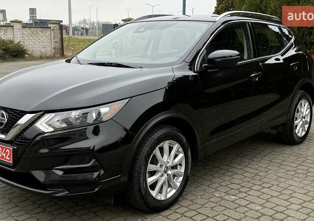 Черный Ниссан Rogue Sport, объемом двигателя 2 л и пробегом 70 тыс. км за 14450 $, фото 4 на Automoto.ua
