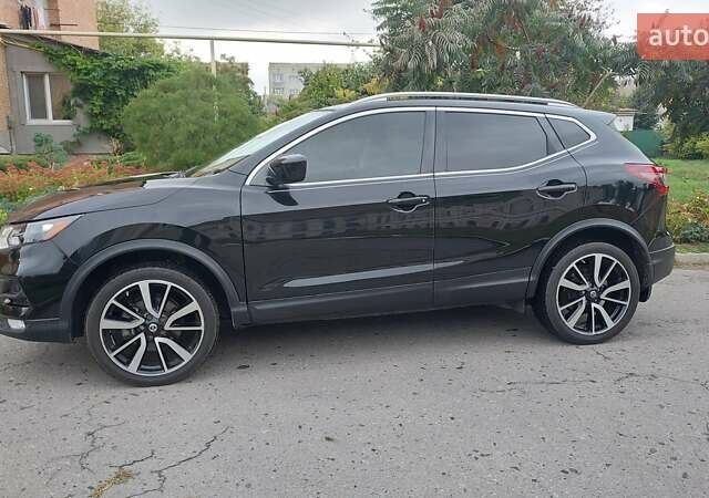 Черный Ниссан Rogue Sport, объемом двигателя 2 л и пробегом 98 тыс. км за 15600 $, фото 10 на Automoto.ua