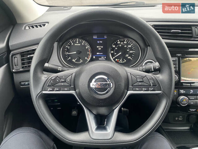 Черный Ниссан Rogue Sport, объемом двигателя 2 л и пробегом 125 тыс. км за 14450 $, фото 35 на Automoto.ua
