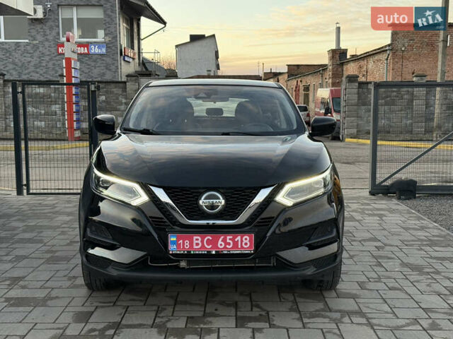 Черный Ниссан Rogue Sport, объемом двигателя 2 л и пробегом 51 тыс. км за 15888 $, фото 3 на Automoto.ua