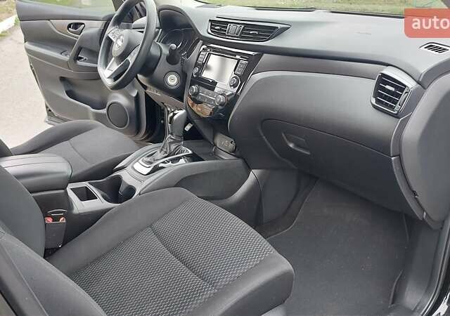 Черный Ниссан Rogue Sport, объемом двигателя 2 л и пробегом 98 тыс. км за 15600 $, фото 24 на Automoto.ua