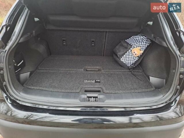 Черный Ниссан Rogue Sport, объемом двигателя 2 л и пробегом 49 тыс. км за 17500 $, фото 13 на Automoto.ua