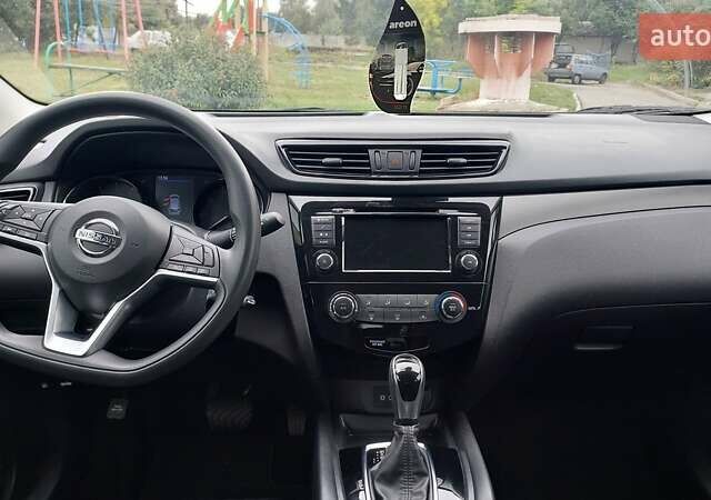 Черный Ниссан Rogue Sport, объемом двигателя 2 л и пробегом 98 тыс. км за 15600 $, фото 45 на Automoto.ua