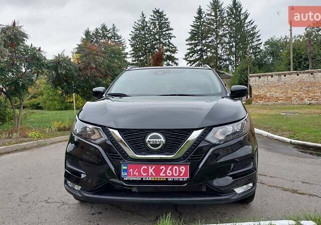 Черный Ниссан Rogue Sport, объемом двигателя 2 л и пробегом 98 тыс. км за 15600 $, фото 5 на Automoto.ua