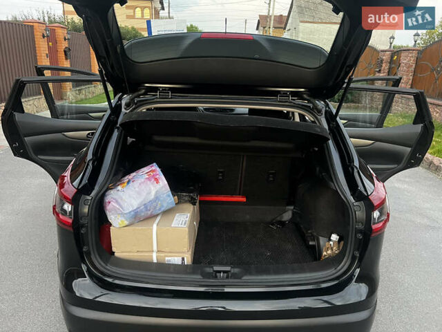 Чорний Ніссан Rogue Sport, об'ємом двигуна 2 л та пробігом 64 тис. км за 16700 $, фото 11 на Automoto.ua