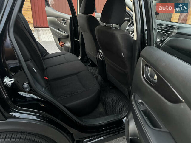 Чорний Ніссан Rogue Sport, об'ємом двигуна 2 л та пробігом 64 тис. км за 16700 $, фото 12 на Automoto.ua