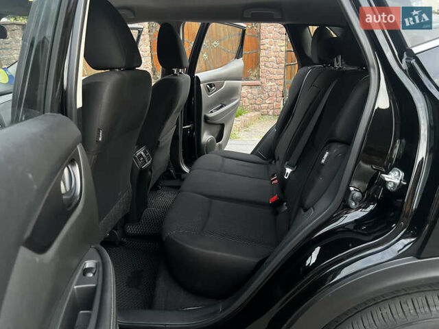 Чорний Ніссан Rogue Sport, об'ємом двигуна 2 л та пробігом 64 тис. км за 16700 $, фото 10 на Automoto.ua