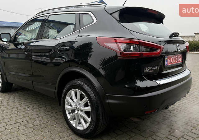 Черный Ниссан Rogue Sport, объемом двигателя 2 л и пробегом 70 тыс. км за 14450 $, фото 16 на Automoto.ua