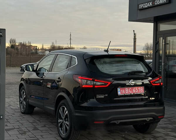 Черный Ниссан Rogue Sport, объемом двигателя 2 л и пробегом 51 тыс. км за 15888 $, фото 7 на Automoto.ua