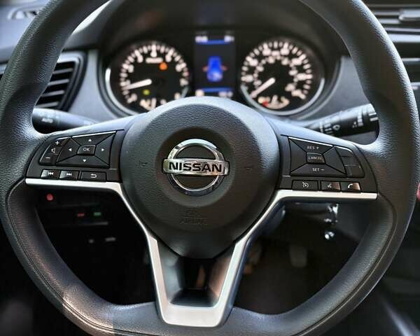 Черный Ниссан Rogue Sport, объемом двигателя 2 л и пробегом 138 тыс. км за 14600 $, фото 17 на Automoto.ua