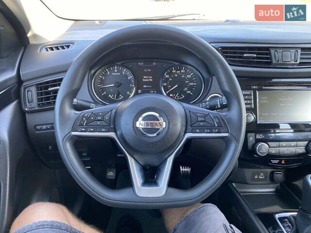 Черный Ниссан Rogue Sport, объемом двигателя 2 л и пробегом 208 тыс. км за 15450 $, фото 17 на Automoto.ua