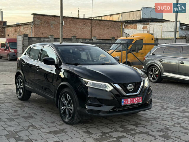 Черный Ниссан Rogue Sport, объемом двигателя 2 л и пробегом 51 тыс. км за 15888 $, фото 4 на Automoto.ua