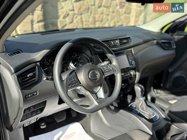 Черный Ниссан Rogue Sport, объемом двигателя 2 л и пробегом 118 тыс. км за 14450 $, фото 19 на Automoto.ua