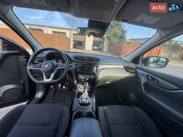 Чорний Ніссан Rogue Sport, об'ємом двигуна 2 л та пробігом 38 тис. км за 18000 $, фото 3 на Automoto.ua