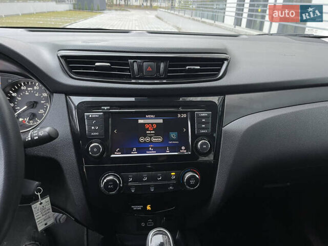 Черный Ниссан Rogue Sport, объемом двигателя 2 л и пробегом 196 тыс. км за 14300 $, фото 20 на Automoto.ua