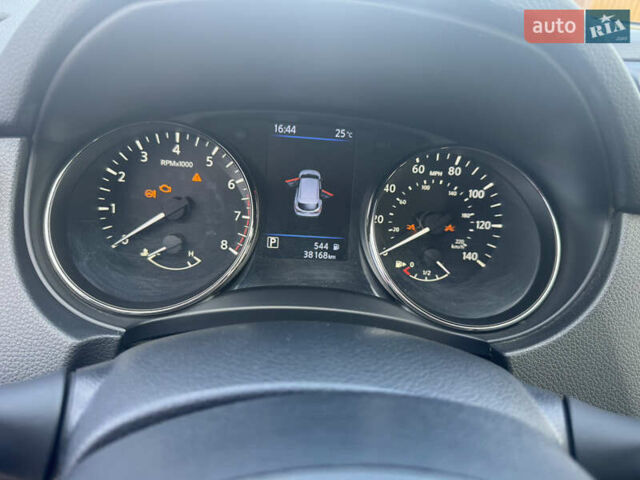 Чорний Ніссан Rogue Sport, об'ємом двигуна 2 л та пробігом 38 тис. км за 18000 $, фото 1 на Automoto.ua