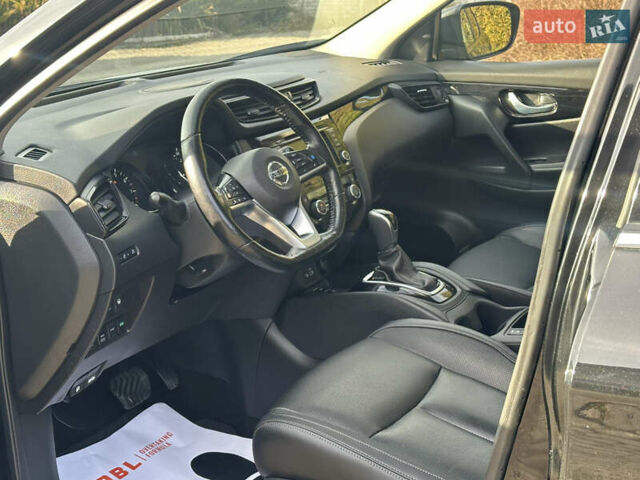 Черный Ниссан Rogue Sport, объемом двигателя 2 л и пробегом 92 тыс. км за 16400 $, фото 25 на Automoto.ua
