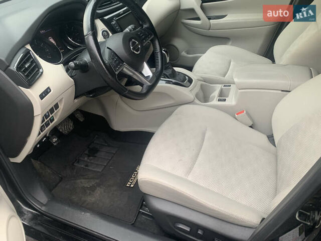 Черный Ниссан Rogue Sport, объемом двигателя 0 л и пробегом 63 тыс. км за 14300 $, фото 4 на Automoto.ua