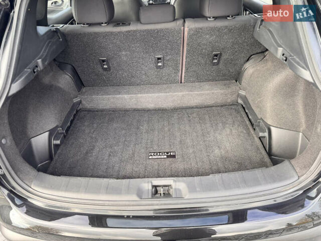 Черный Ниссан Rogue Sport, объемом двигателя 2 л и пробегом 123 тыс. км за 16250 $, фото 20 на Automoto.ua