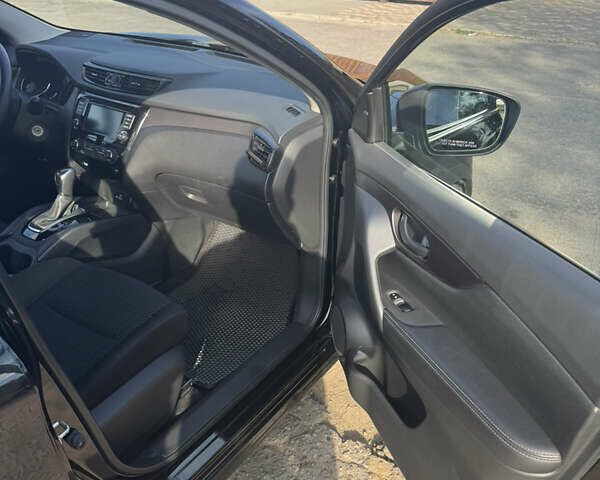 Чорний Ніссан Rogue Sport, об'ємом двигуна 2 л та пробігом 38 тис. км за 18000 $, фото 14 на Automoto.ua