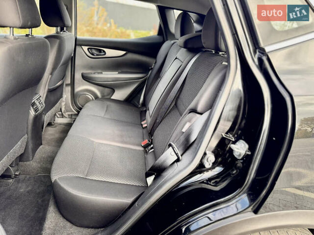 Черный Ниссан Rogue Sport, объемом двигателя 2 л и пробегом 123 тыс. км за 16250 $, фото 19 на Automoto.ua