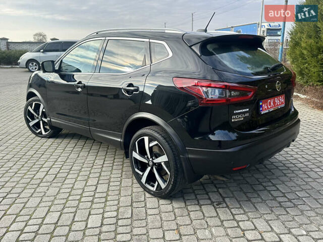 Черный Ниссан Rogue Sport, объемом двигателя 2 л и пробегом 92 тыс. км за 16400 $, фото 9 на Automoto.ua