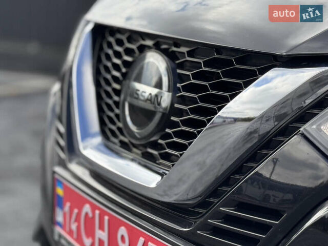 Черный Ниссан Rogue Sport, объемом двигателя 2 л и пробегом 123 тыс. км за 16250 $, фото 4 на Automoto.ua