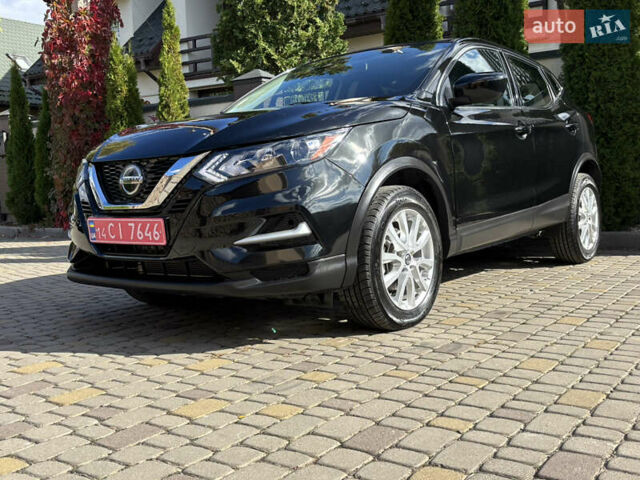 Черный Ниссан Rogue Sport, объемом двигателя 2 л и пробегом 118 тыс. км за 14450 $, фото 2 на Automoto.ua