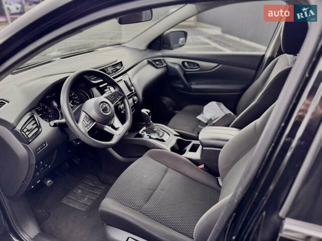 Черный Ниссан Rogue Sport, объемом двигателя 2 л и пробегом 123 тыс. км за 16250 $, фото 5 на Automoto.ua