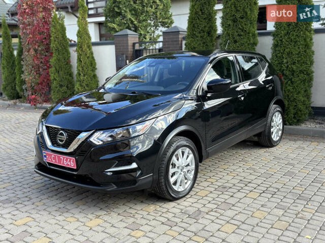 Черный Ниссан Rogue Sport, объемом двигателя 2 л и пробегом 118 тыс. км за 14450 $, фото 1 на Automoto.ua