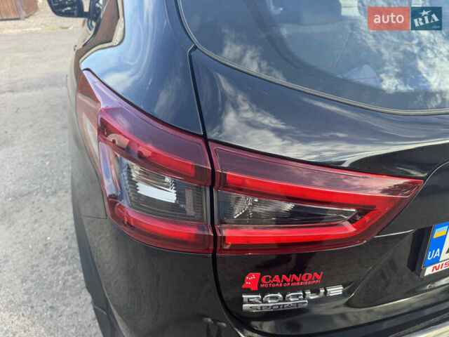 Чорний Ніссан Rogue Sport, об'ємом двигуна 2 л та пробігом 38 тис. км за 18000 $, фото 21 на Automoto.ua