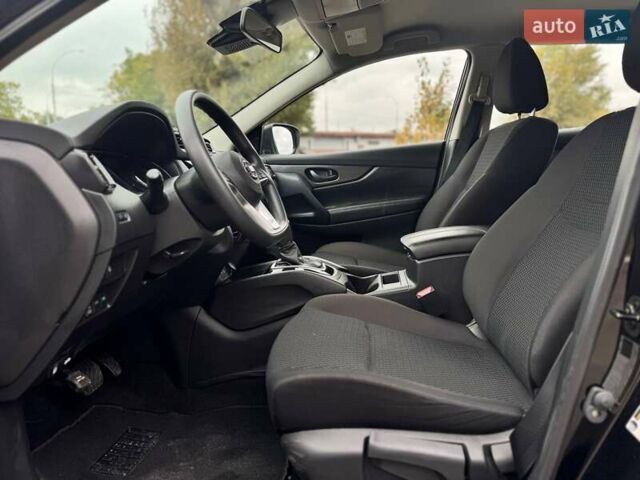 Черный Ниссан Rogue Sport, объемом двигателя 2 л и пробегом 58 тыс. км за 16000 $, фото 2 на Automoto.ua