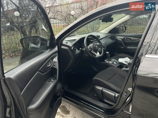 Черный Ниссан Rogue Sport, объемом двигателя 2 л и пробегом 154 тыс. км за 15000 $, фото 6 на Automoto.ua