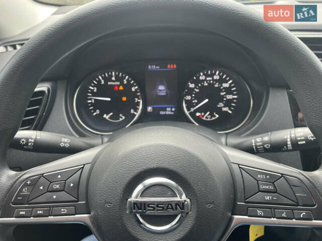 Черный Ниссан Rogue Sport, объемом двигателя 2 л и пробегом 154 тыс. км за 15000 $, фото 2 на Automoto.ua