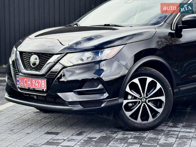 Черный Ниссан Rogue Sport, объемом двигателя 2 л и пробегом 123 тыс. км за 16250 $, фото 3 на Automoto.ua