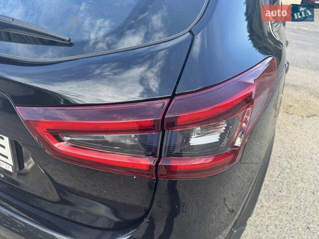 Чорний Ніссан Rogue Sport, об'ємом двигуна 2 л та пробігом 38 тис. км за 18000 $, фото 22 на Automoto.ua