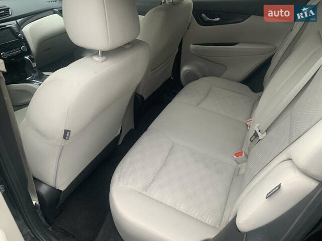 Черный Ниссан Rogue Sport, объемом двигателя 0 л и пробегом 63 тыс. км за 14300 $, фото 6 на Automoto.ua