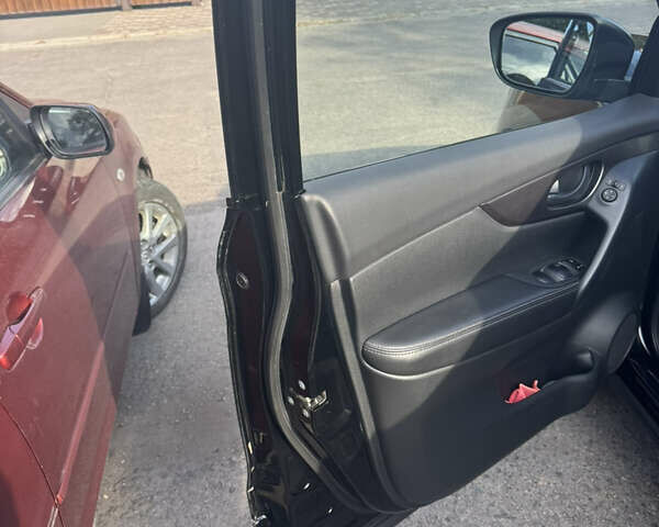 Чорний Ніссан Rogue Sport, об'ємом двигуна 2 л та пробігом 38 тис. км за 18000 $, фото 9 на Automoto.ua