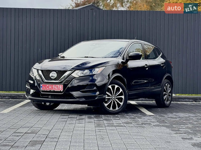 Черный Ниссан Rogue Sport, объемом двигателя 2 л и пробегом 123 тыс. км за 16250 $, фото 1 на Automoto.ua