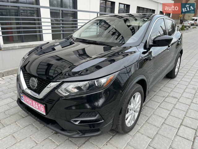 Черный Ниссан Rogue Sport, объемом двигателя 2 л и пробегом 196 тыс. км за 14300 $, фото 1 на Automoto.ua
