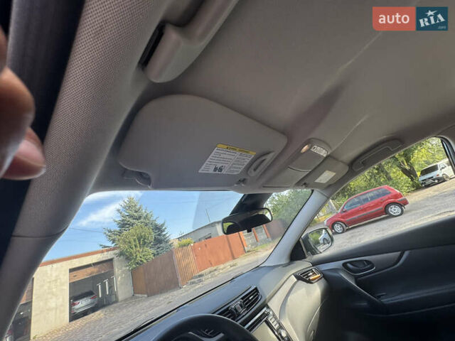 Чорний Ніссан Rogue Sport, об'ємом двигуна 2 л та пробігом 38 тис. км за 18000 $, фото 6 на Automoto.ua