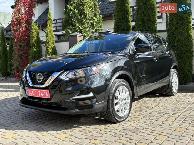 Черный Ниссан Rogue Sport, объемом двигателя 2 л и пробегом 118 тыс. км за 14450 $, фото 3 на Automoto.ua