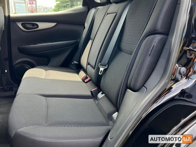 Черный Ниссан Rogue Sport, объемом двигателя 2 л и пробегом 38 тыс. км за 17800 $, фото 16 на Automoto.ua