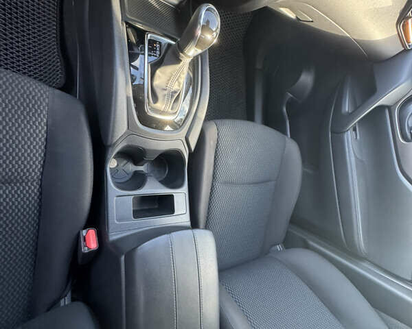 Чорний Ніссан Rogue Sport, об'ємом двигуна 2 л та пробігом 38 тис. км за 18000 $, фото 4 на Automoto.ua