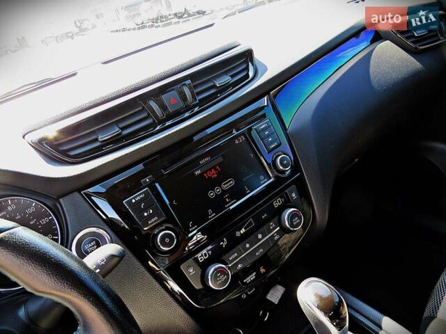 Черный Ниссан Rogue Sport, объемом двигателя 2 л и пробегом 77 тыс. км за 17500 $, фото 8 на Automoto.ua
