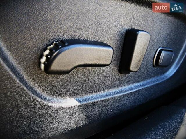 Черный Ниссан Rogue Sport, объемом двигателя 2 л и пробегом 77 тыс. км за 17500 $, фото 6 на Automoto.ua