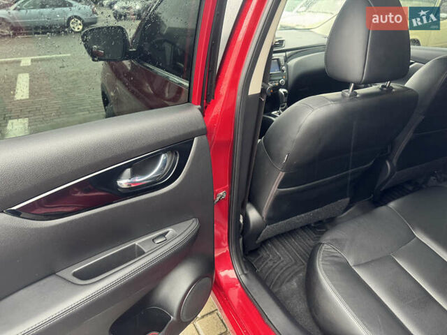 Красный Ниссан Rogue Sport, объемом двигателя 2 л и пробегом 67 тыс. км за 16400 $, фото 15 на Automoto.ua
